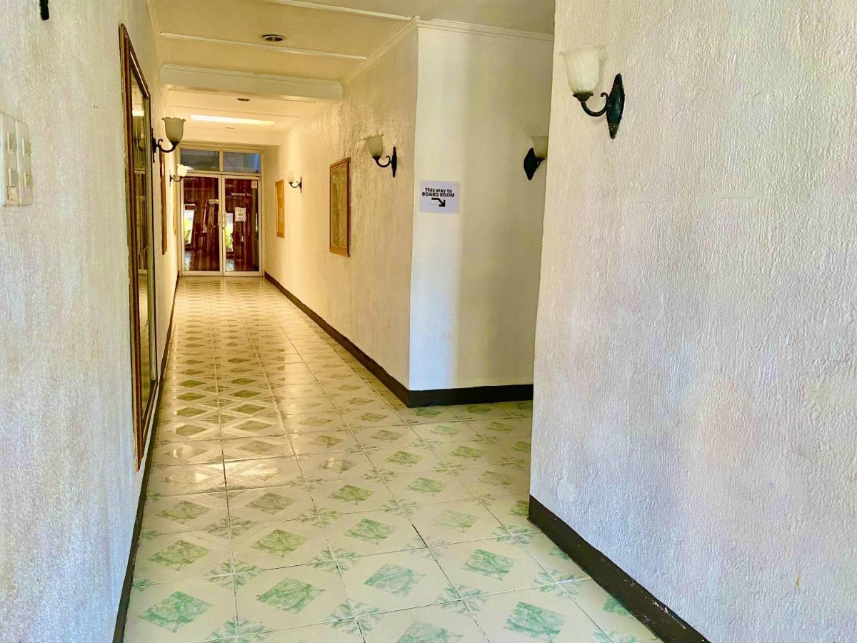 Ogh Resort Hotel Angeles Eksteriør bilde